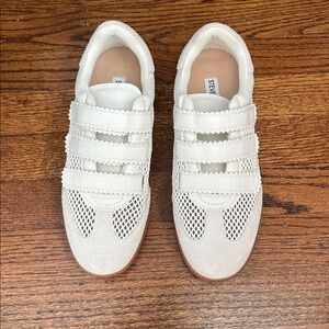 Steve Madden Velcro Sneaker